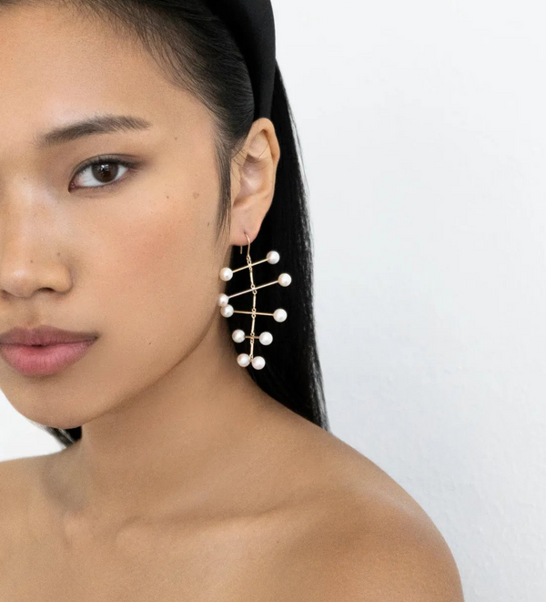 Pearl Blizzard Mobile Earring
