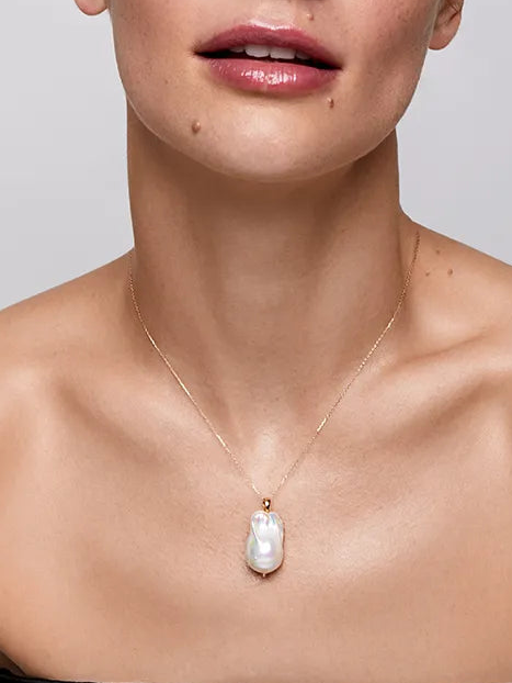Colar de pérolas barrocas em ouro 14kt
