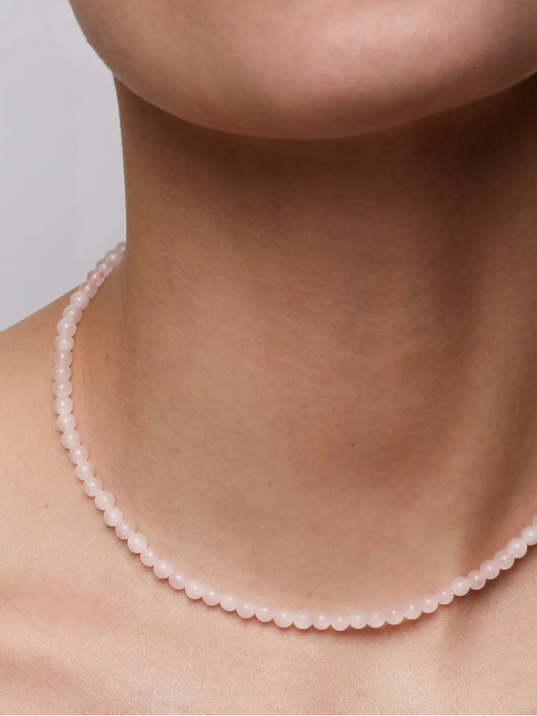 Gargantilha com contas de quartzo rosa