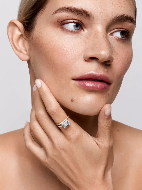 14kt Gold Blue Topaz Point of Focus Ring