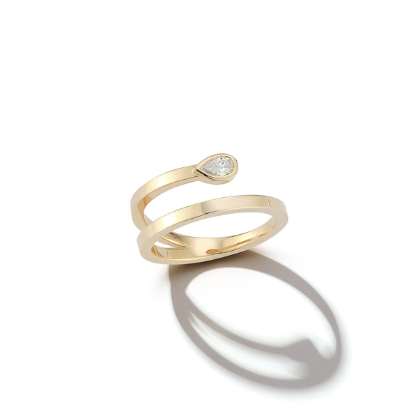 Anel espiral de diamante pera 14kt